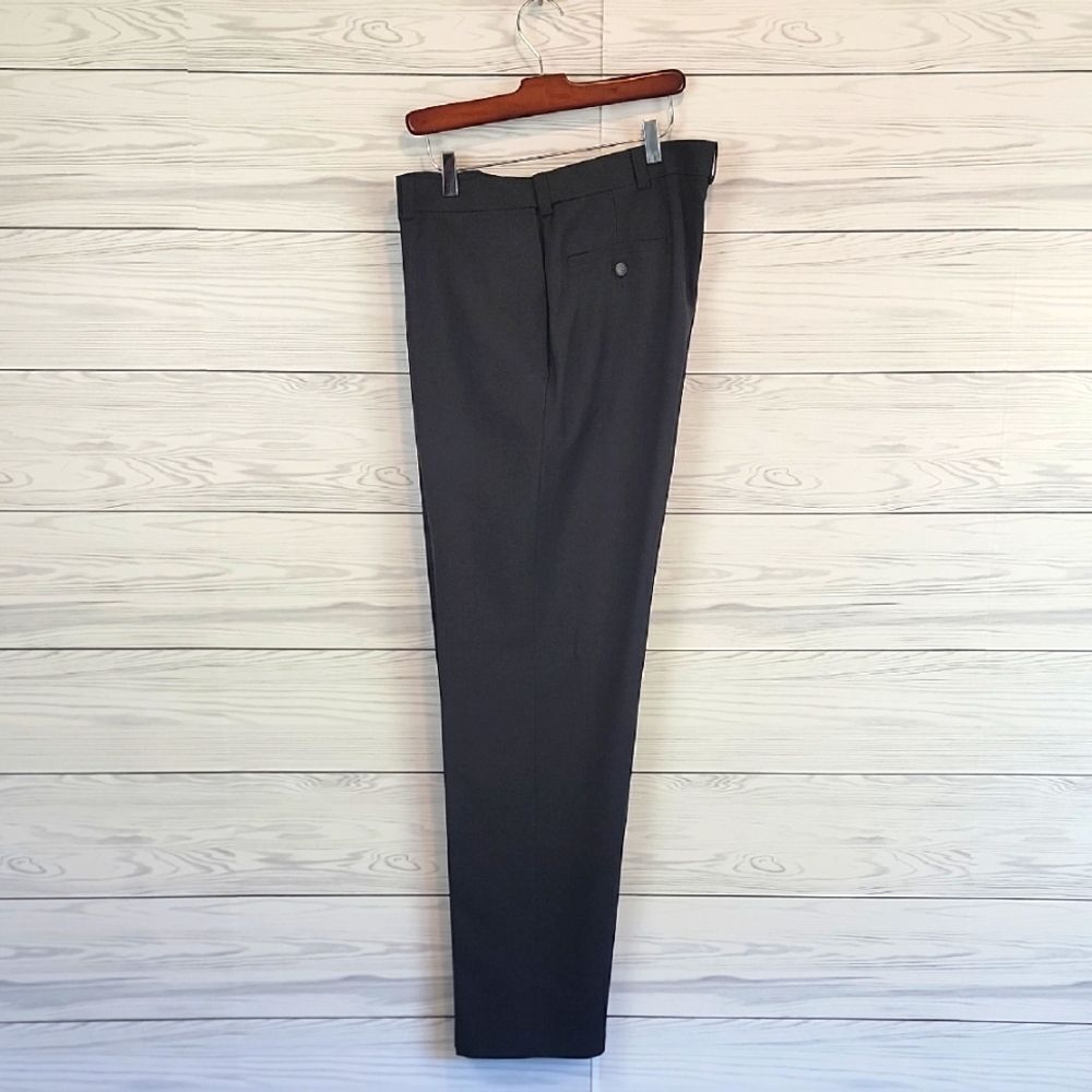 Haggar Mens Grey Trousers Dress Pants Size 38"X34"